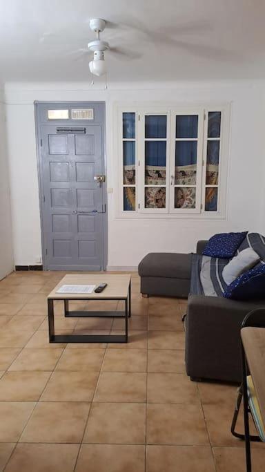 Logement 50 m de la plage Arrivée et Départ Autonome - Apartment - Erdgeschoss - 22