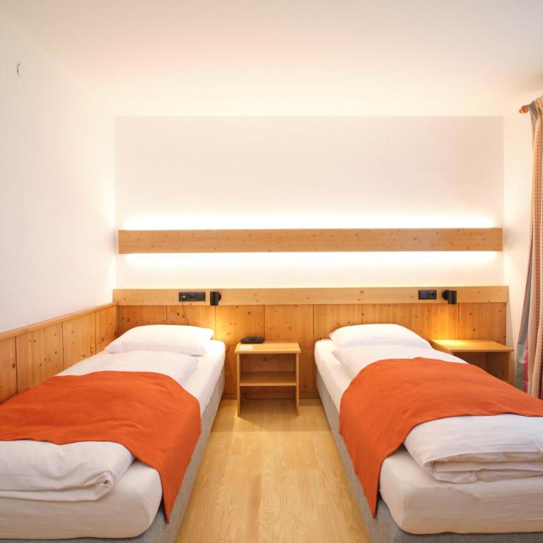 Santner, Hotel - Doppel-/Zweibettzimmer mit Gartenblick - 3