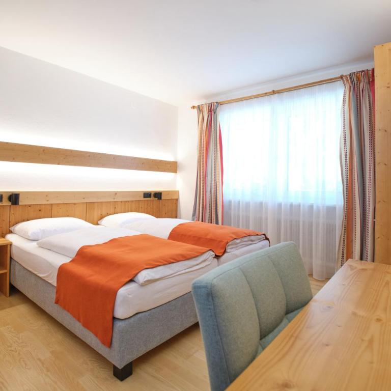 Santner, Hotel - Doppel-/Zweibettzimmer mit Gartenblick - 6
