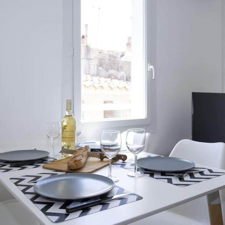 Cahino, déco contemporaine, clim, parking - Two-Bedroom Apartment - 12
