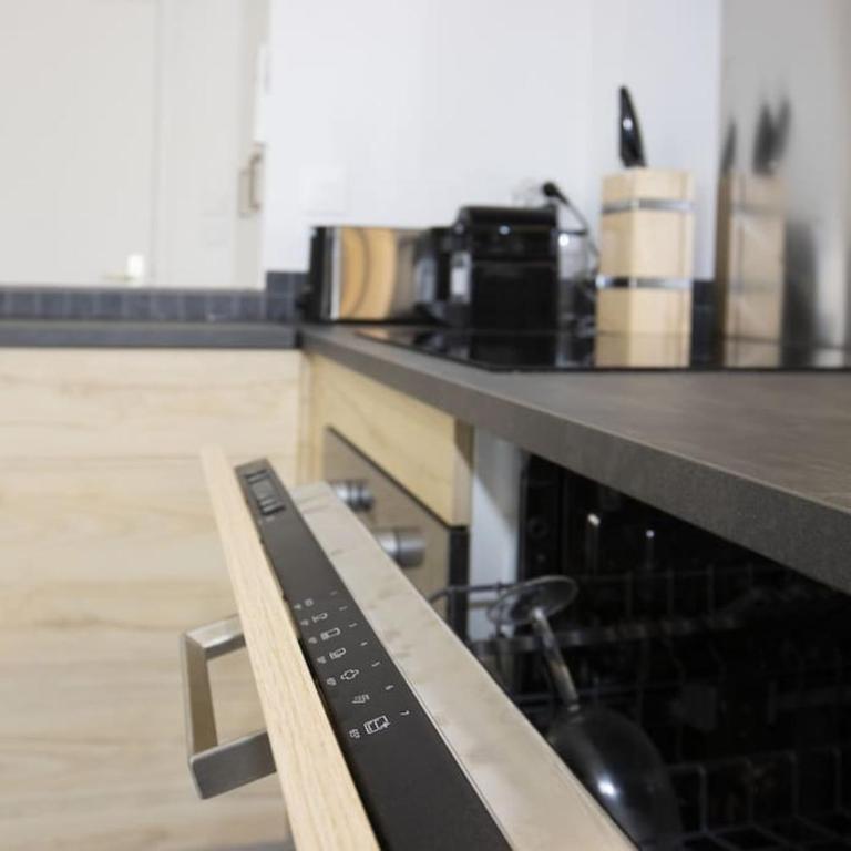 Cahino, déco contemporaine, clim, parking - Two-Bedroom Apartment - 11