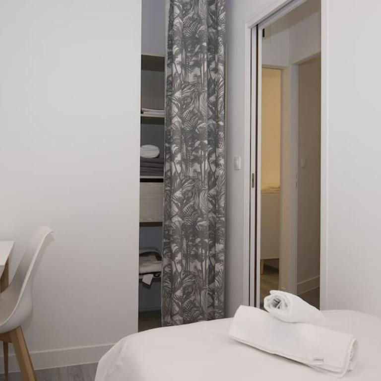 Cahino, déco contemporaine, clim, parking - Two-Bedroom Apartment - 20