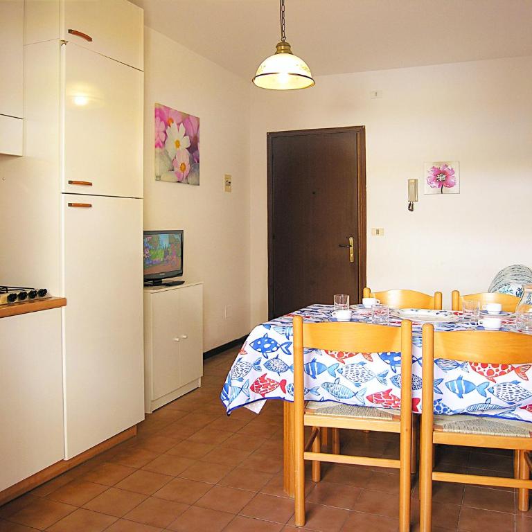 Residence Valbella - Appartamento con Vista Piscina - 8