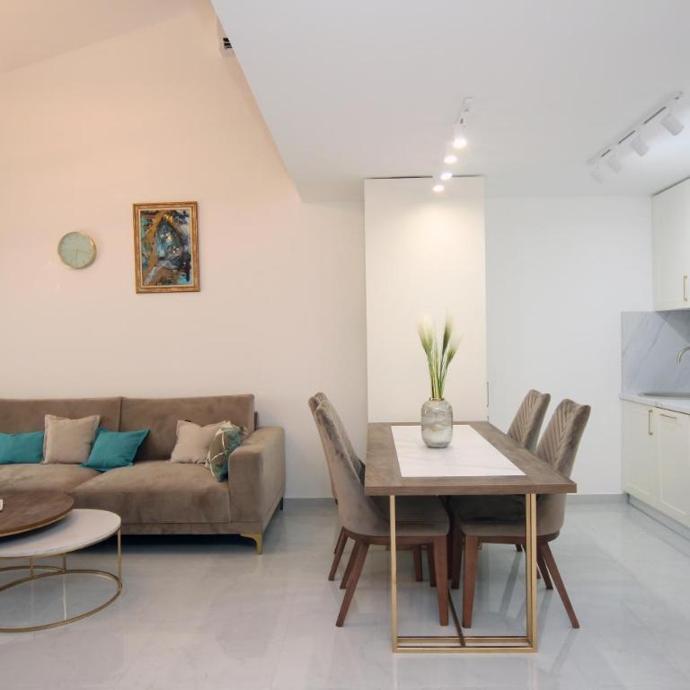 Venima luxury Seaview Pine Apartment - Two-Bedroom Apartment with Sea View - 15