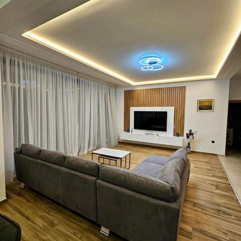 Villa LuceSole Budva - Vila sa 4 Spavaće Sobe i Sopstvenim Bazenom - 16