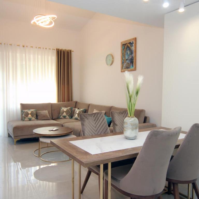 Venima luxury Seaview Pine Apartment - Two-Bedroom Apartment with Sea View - 54