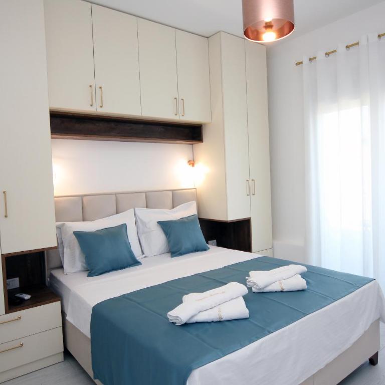 Venima luxury Seaview Pine Apartment - Two-Bedroom Apartment with Sea View - 21