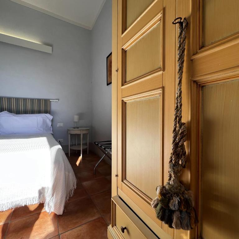 The Monna Lisa Resort - Large Double Room - 2