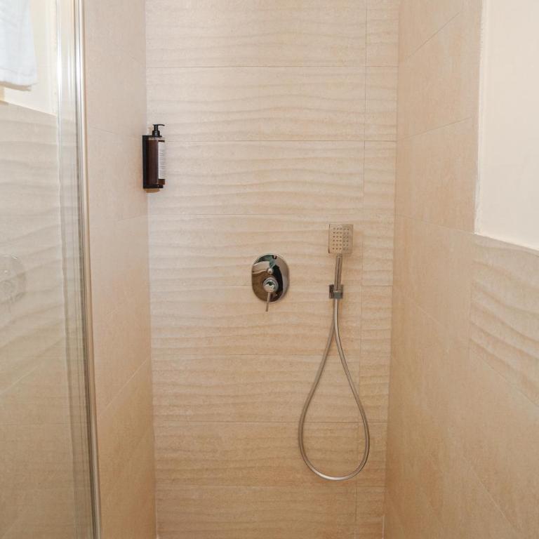 La Loggia Suite - Camera Matrimoniale con Bagno Privato - 9