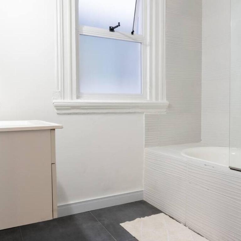 Lavalle 1362 by depptö - One-Bedroom Apartment - 10