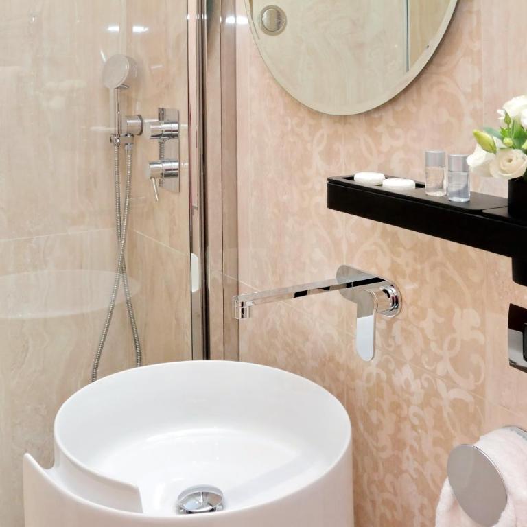 BQ House COLOSSEUM Luxury Rooms - Junior Suite - 11