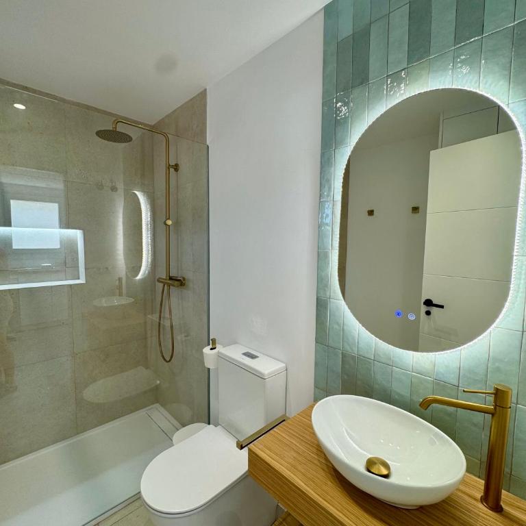 SunnyPalms - Beachfront Penthouse with stunning sea view - Two-Bedroom Apartment - 16