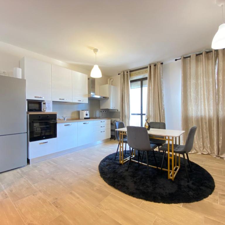 Urban Nest Skyline Retreat Rooms - Double Room with Private Bathroom - 1