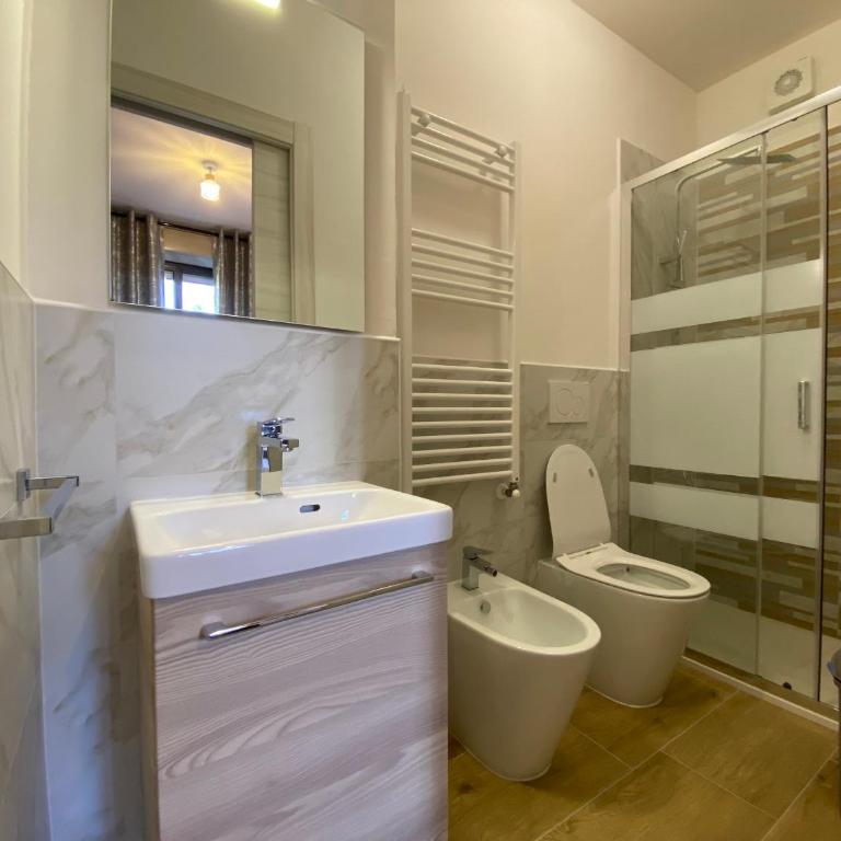 Urban Nest Skyline Retreat Rooms - Double Room with Private Bathroom - 22