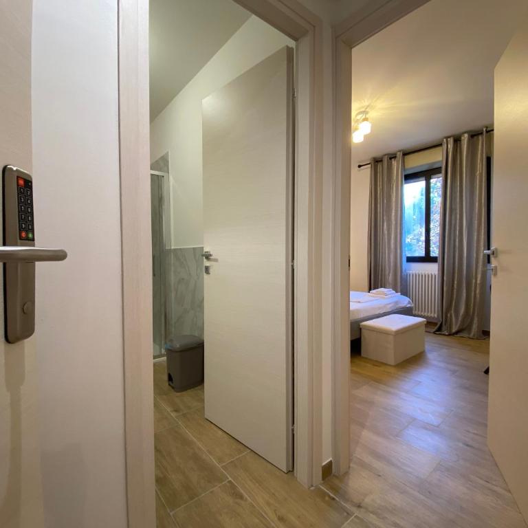 Urban Nest Skyline Retreat Rooms - Deluxe Double Room - 24