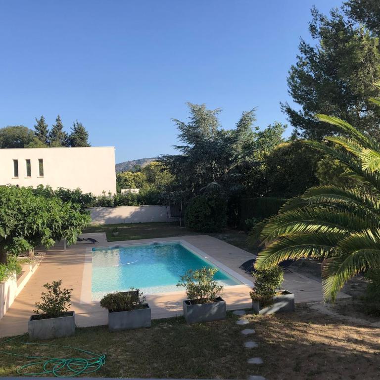 Cocon de douceur jardin et piscine - One-Bedroom Apartment - 24