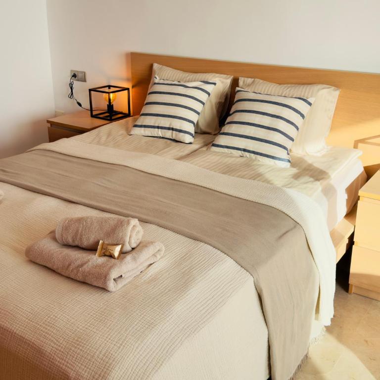 Casa Heidi - Pool - Sunsets - Ocean - Cliffs - Two-Bedroom Apartment with Terrace and Sea View - 9