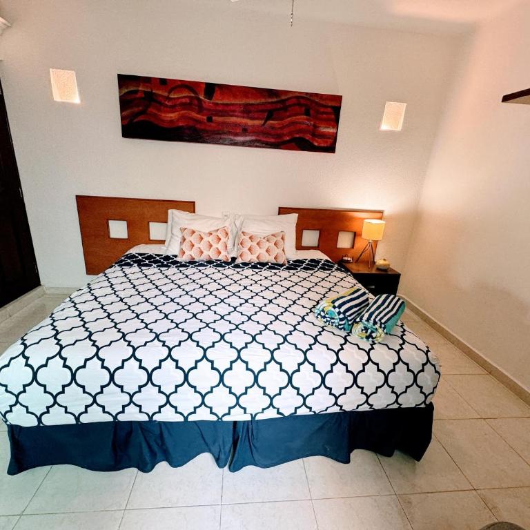 Playa Kaan Condominiums- Unit 22 - Apartment with Pool View - 27