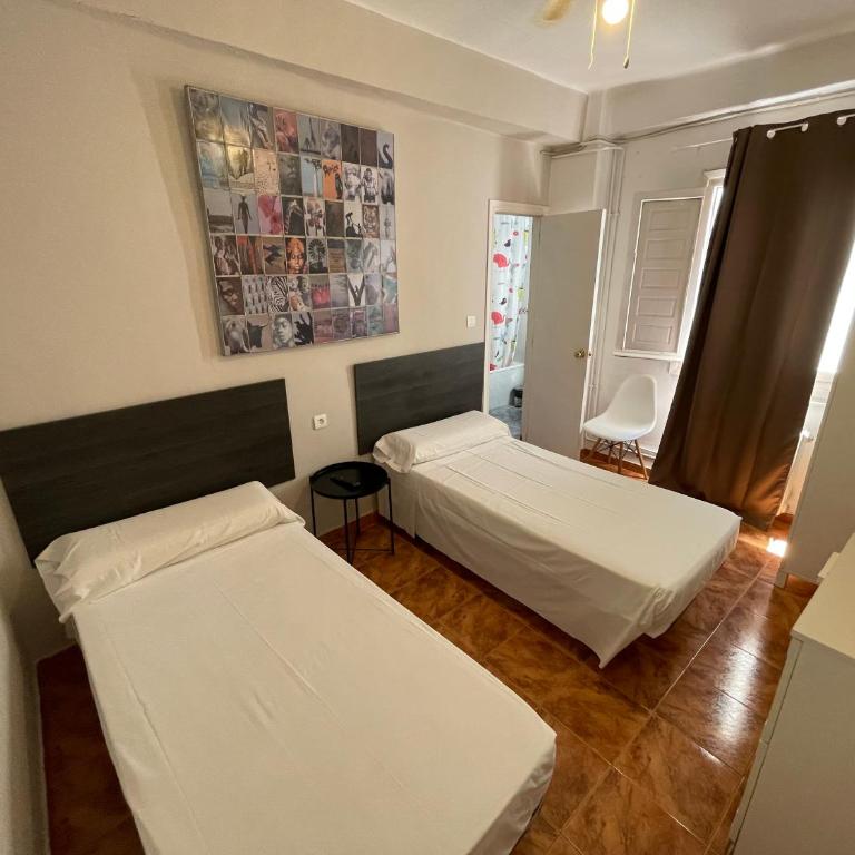 Pensión Duquesa Bed & Breakfast - Double Room with Private Bathroom - 8