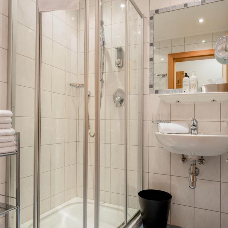 Haus Waldhof - Apartment mit 2 Schlafzimmern und Balkon - 13