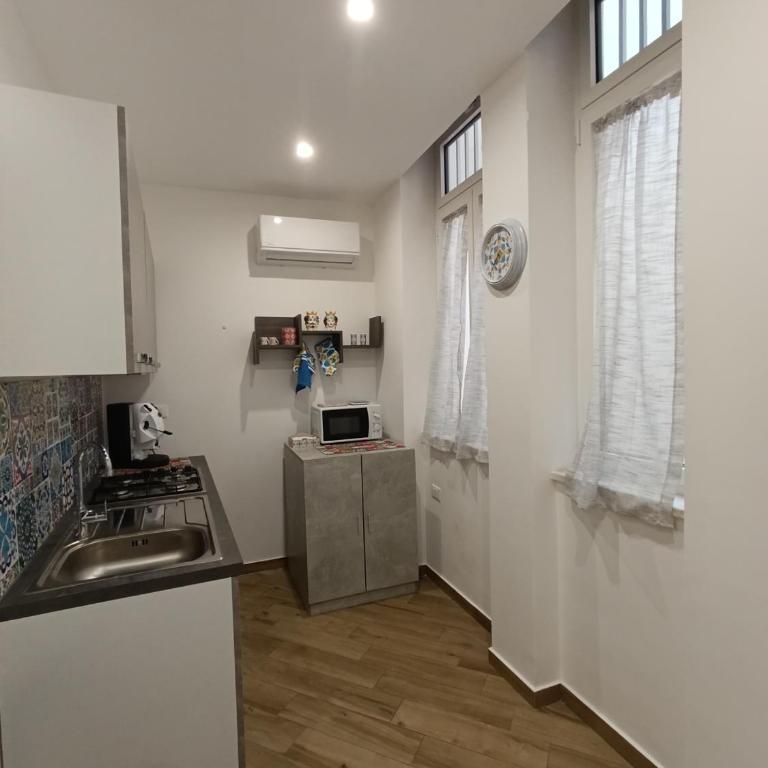 Balarm Central Apartment - Camera Queen con Balcone - 13