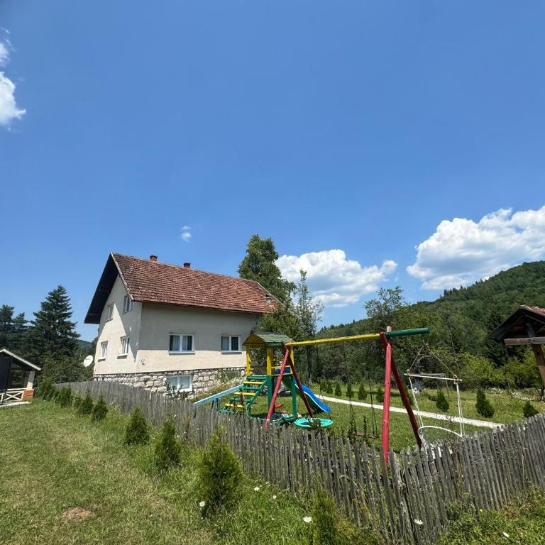 Inn Nature - Three-Bedroom House - 36