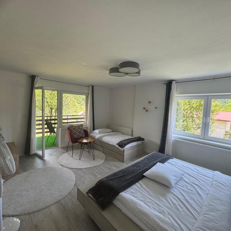 Inn Nature - Three-Bedroom House - 3