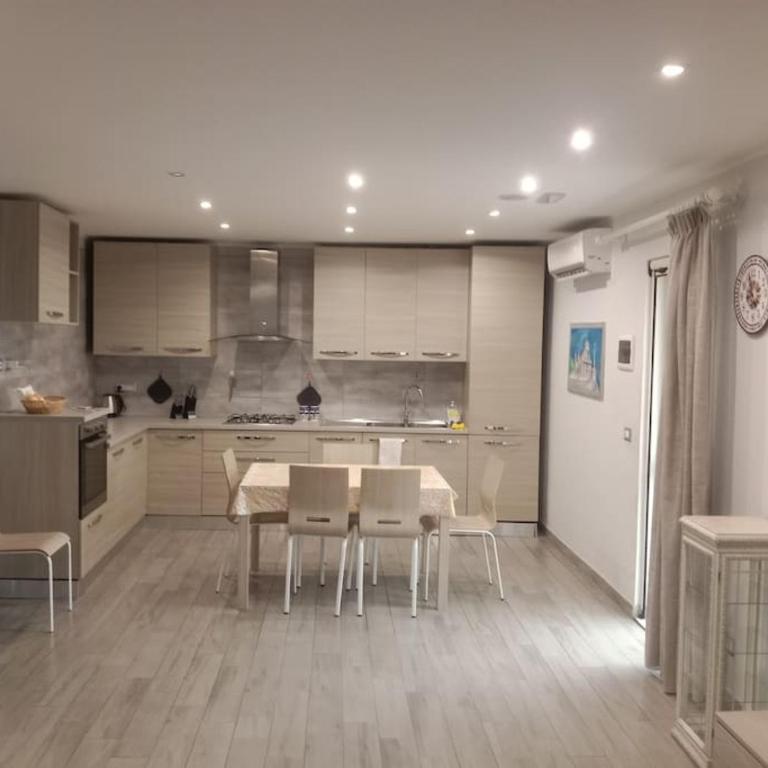 Nancy Home Catania - Appartamento con 2 Camere da Letto - 1