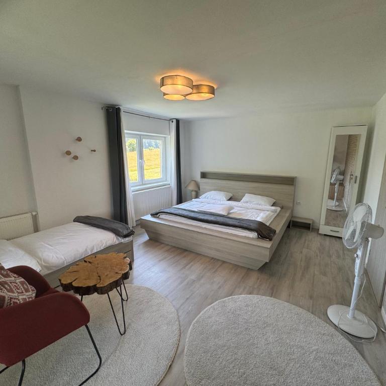 Inn Nature - Three-Bedroom House - 2