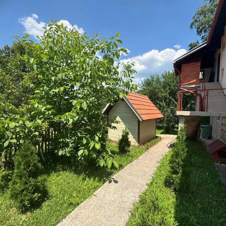 Inn Nature - Three-Bedroom House - 54