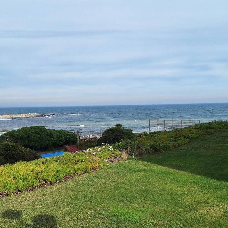 Total descanso frente al mar - Three-Bedroom Apartment - 14