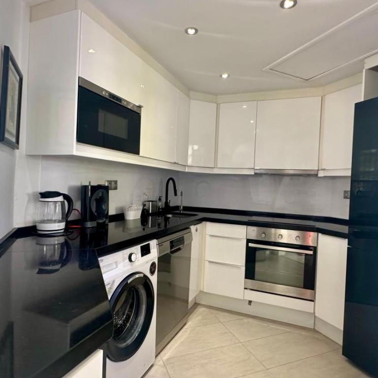 Marina View - Three-Bedroom House - 6