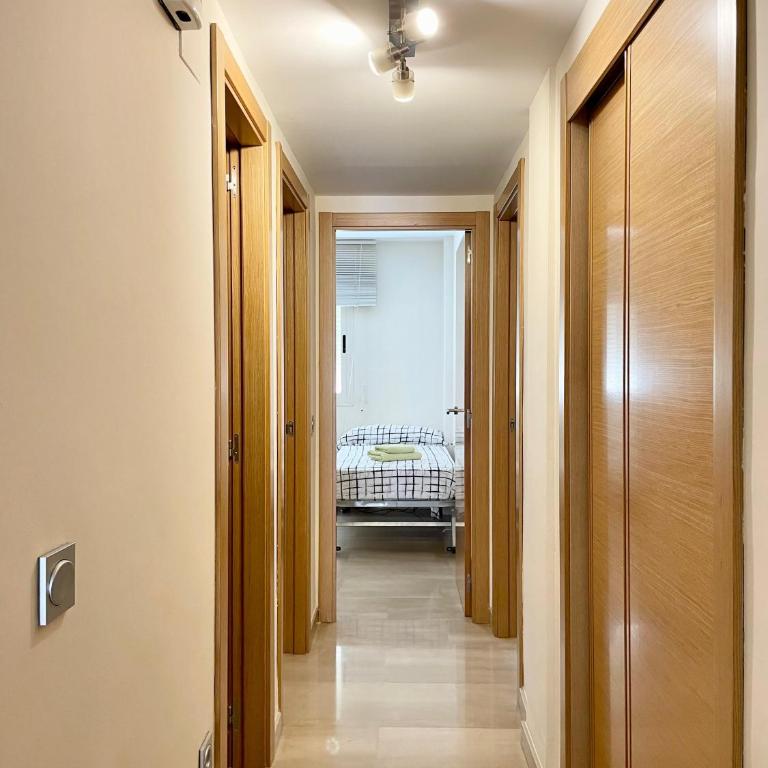 Bonito apartamento en Denia con piscina y vistas - Three-Bedroom Apartment - 16