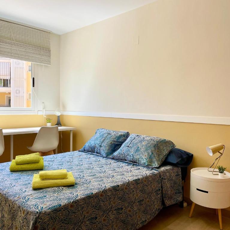 Bonito apartamento en Denia con piscina y vistas - Three-Bedroom Apartment - 9