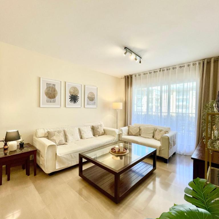 Bonito apartamento en Denia con piscina y vistas - Three-Bedroom Apartment - 5