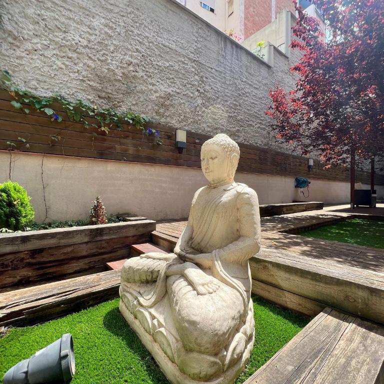 Home to Home Barcelona - One-Bedroom Apartment with Garden - 16