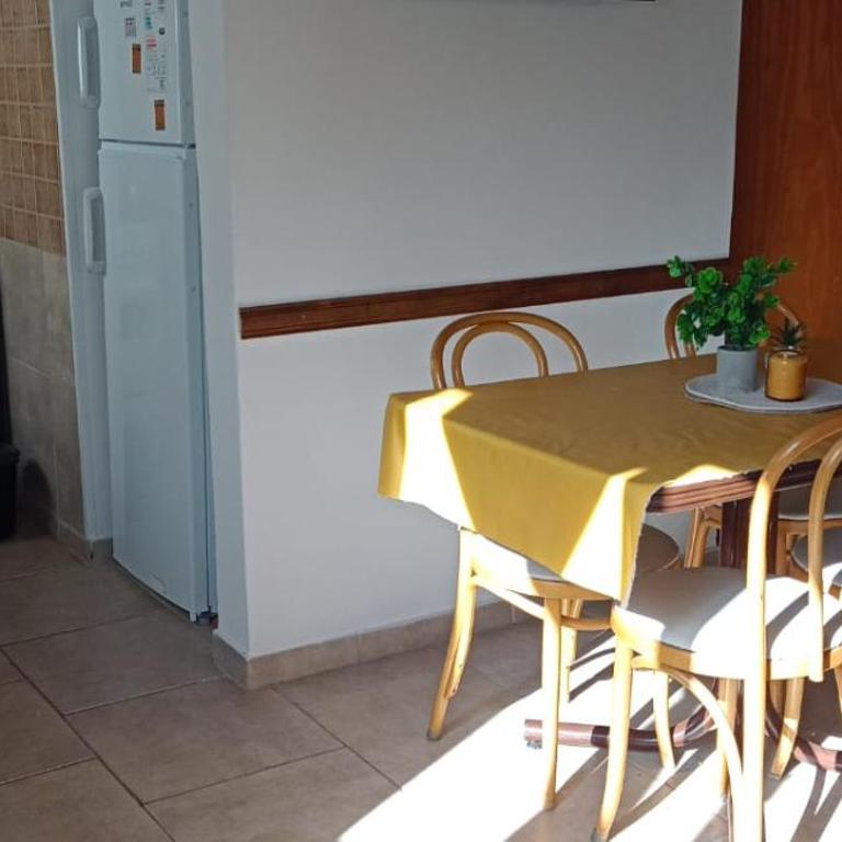 Departamentos con piscina Calefaccionados en pleno centro Santa Teresita - Apartamento - 12
