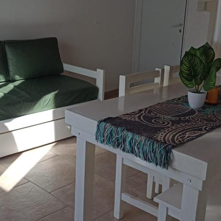 Departamentos con piscina Calefaccionados en pleno centro Santa Teresita - Apartamento - 1