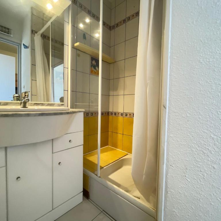 Studio cabine climatisé avec terrasse et parking à 500m de la plage de Sète - FR-1-338-144 - Studio - 22