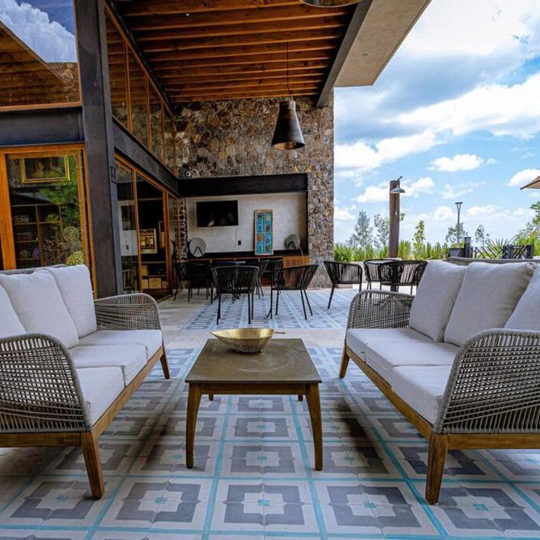 Exclusive Luxury Home with Rooftop Jacuzzi - Five-Bedroom House - 35