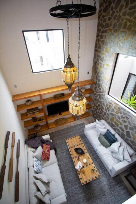 Exclusive Luxury Home with Rooftop Jacuzzi - Five-Bedroom House - 8