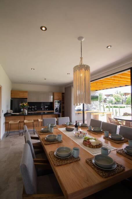 Exclusive Luxury Home with Rooftop Jacuzzi - Five-Bedroom House - 7