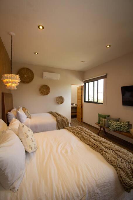Exclusive Luxury Home with Rooftop Jacuzzi - Five-Bedroom House - 21