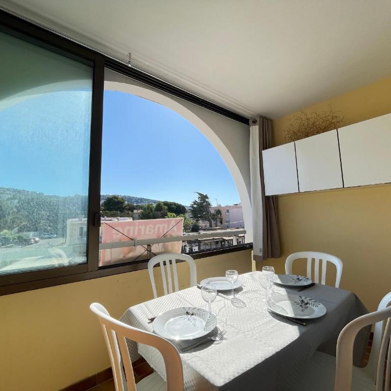 Studio cabine 4 pers, animaux admis, parking privé à Sète - FR-1-338-559 - Apartment - 13