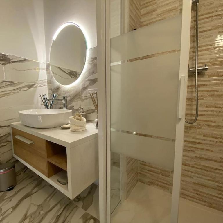 Flat in centro storico La casa di Luna - Appartamento con 2 Camere da Letto - 23