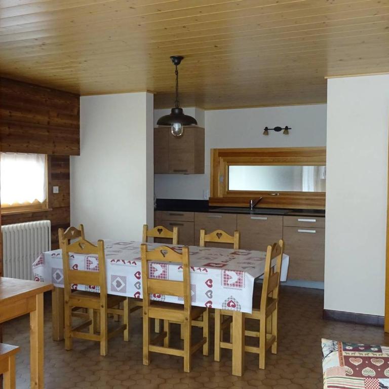 Les Gets : T3 7 Pers, Centre, RDC, WiFi, Garage, Navette Gratuite, Multipass Été - FR-1-802-3 - Apartment - 3