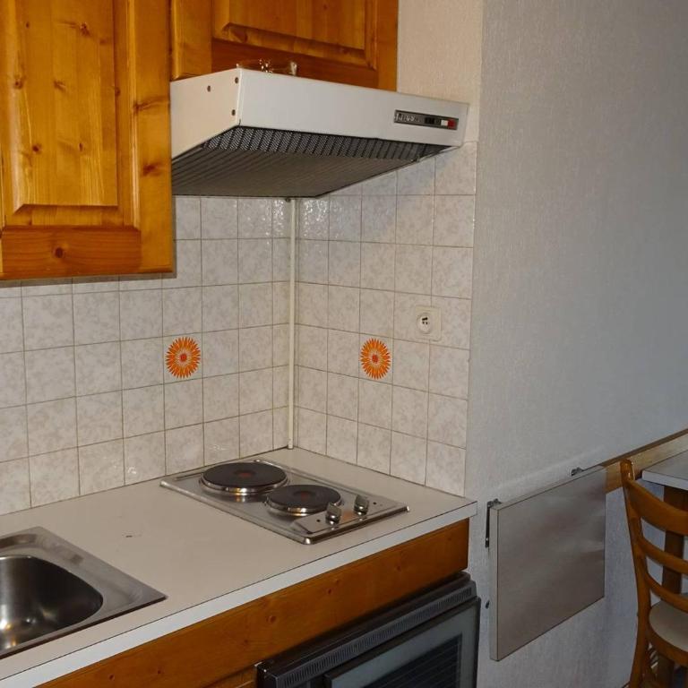 Studio central Les Gets - 2 pers - WiFi - Draps/Serv inclus - Proche commerces & remontées - FR-1-802-42 - Monolocale - 6