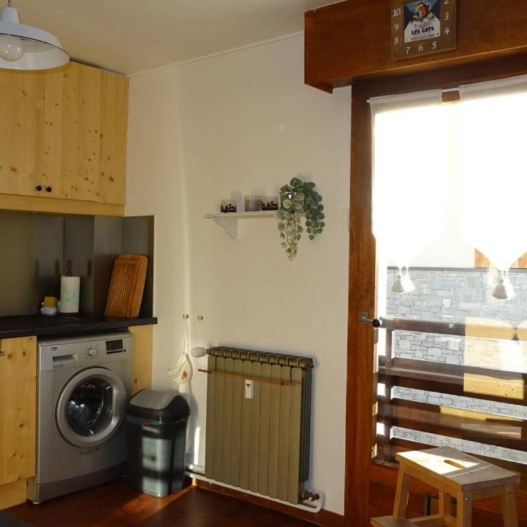 Appartement 2P lumineux pour 4 pers, balcon sud, à 350m des commerces et télécabines, parking inclus - FR-1-802-2 - Apartment - 5