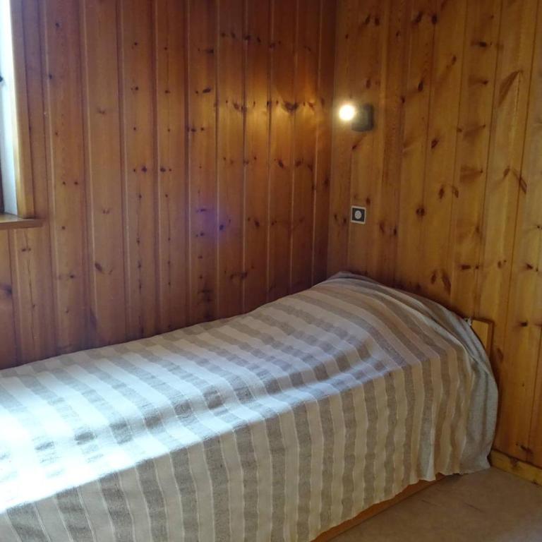 T2 confort 4 pers, Wi-Fi, garage, 150m commerces, 100m télécabines - FR-1-802-74 - Appartamento - 4