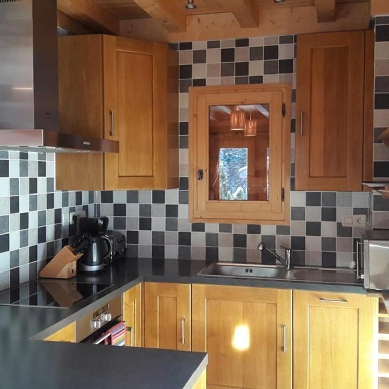 Chalet familial aux Gets, 8 pers, 150m des pistes, 4 chambres, 4 SDB, terrasse sud, proche lac - FR-1-802-71 - Chalet - 3
